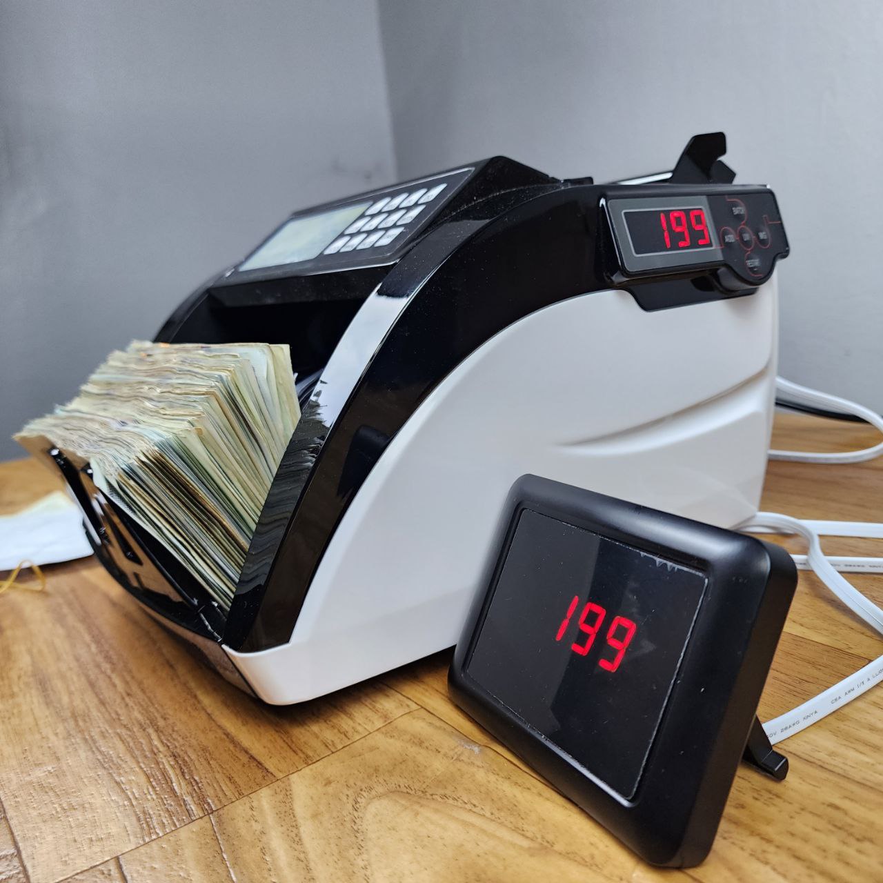 Bill Counter Machine 6100